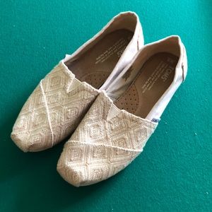 Like new Beige/cream Toms